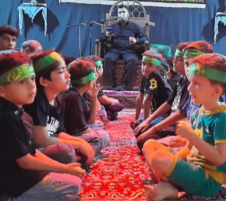 حضور مشتاقانه بچه هاي کانون شهداي شهجرد در مجلس عزاداري حضرت رقيه (س)