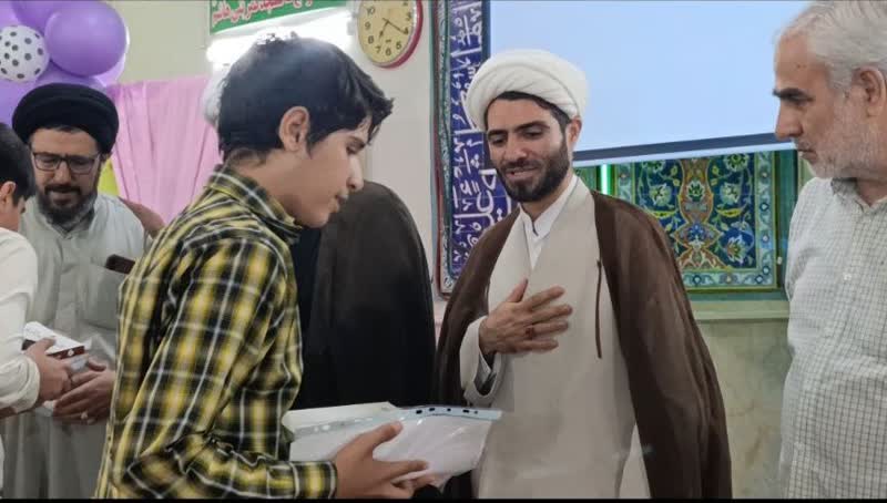 اختتاميه کلاسهاي تابستاني کانون بابالحوائج مسجد قمر بنيهاشم(ع) خمين