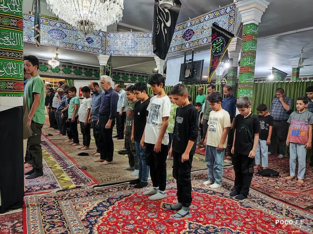 حضور مشتاقانه بچه هاي کانون شهداي شهجرد در مجلس عزاداري حضرت رقيه (س)