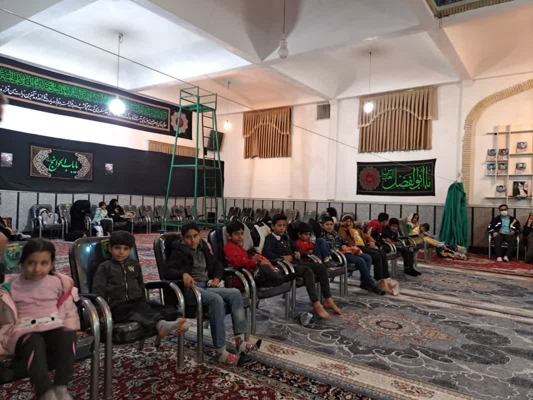 حضور مشتاقانه بچه هاي کانون شهداي شهجرد در مجلس عزاداري حضرت رقيه (س)