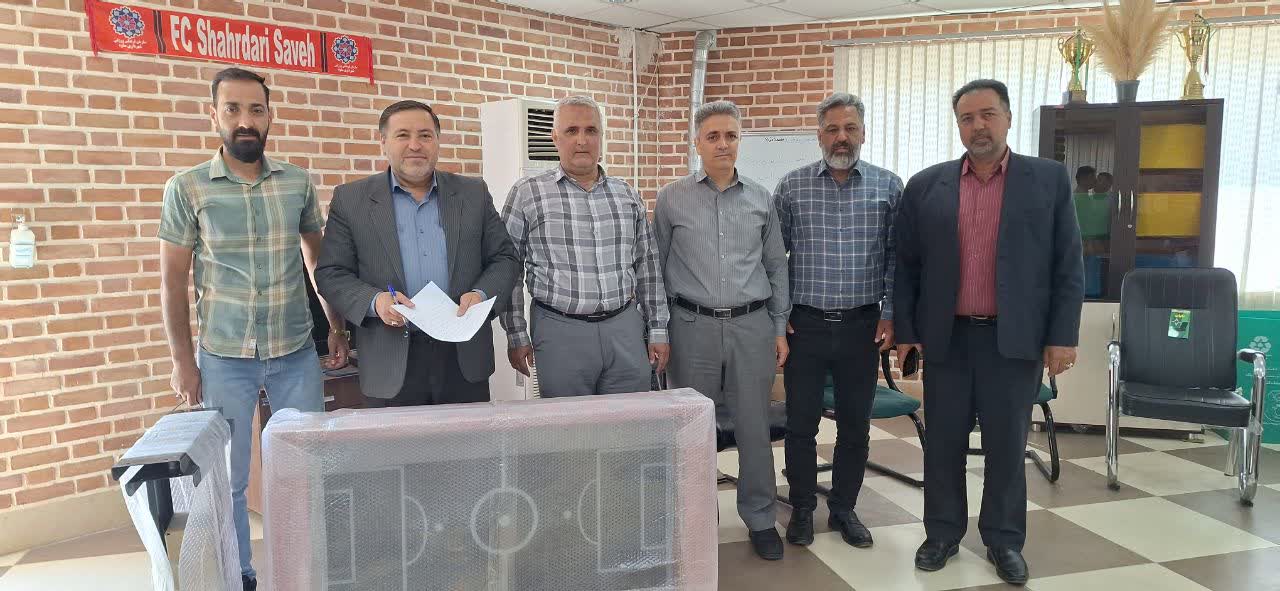 اهداي تجهيزات ورزشي در مساجد ساوه