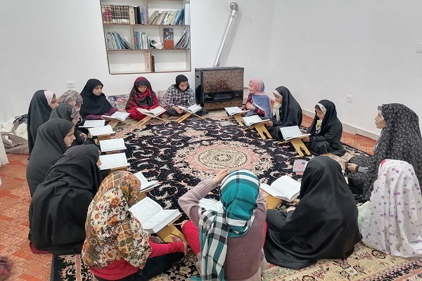 راهيابي تيم قرآني از استان مرکزي به مرحله کشوري مدهامتان در همدان